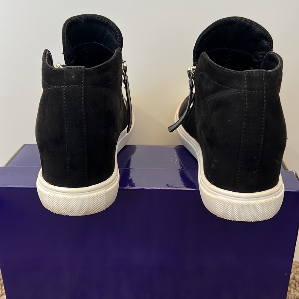 Used - Picture 4 of 5